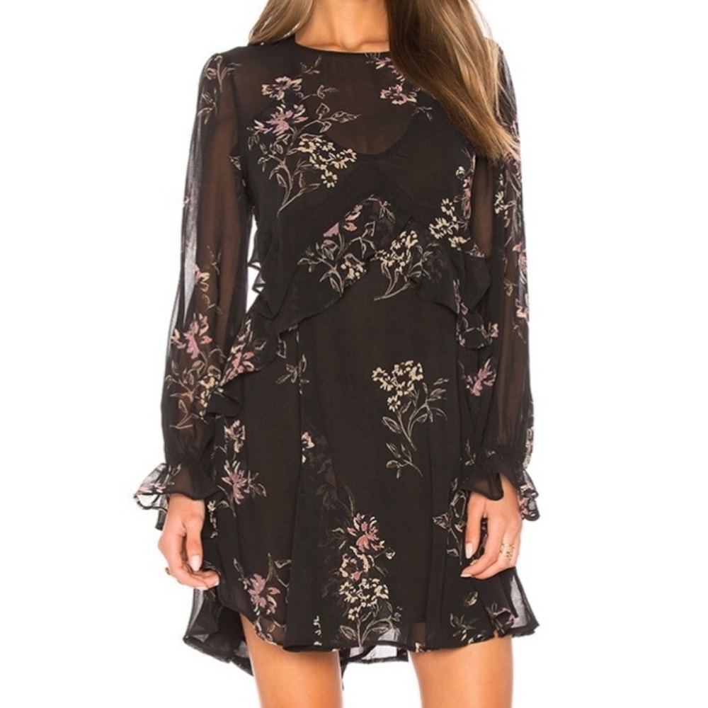 Heather Dress in Black Multi Floral
ASTR THE LABEL